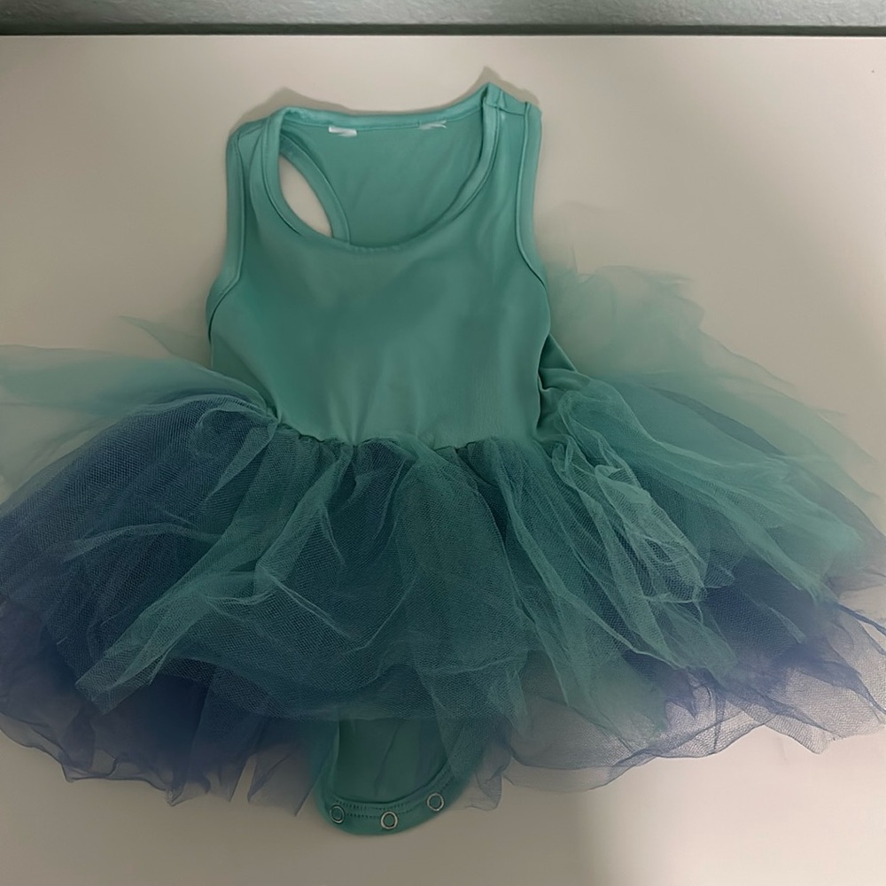 Iloveplum 2T tutu dress